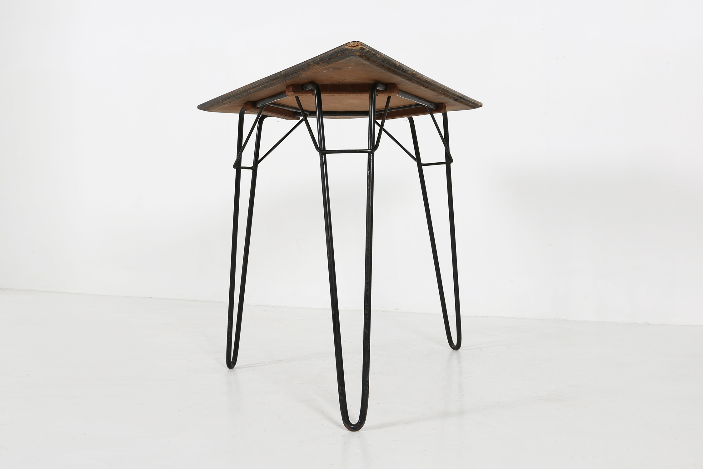 T1  table by Willy van der Meeren
